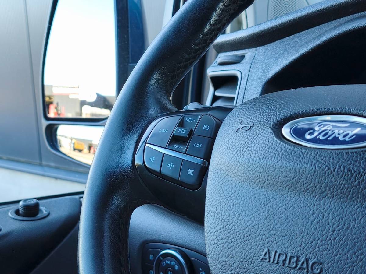 Ford Transit Custom Ford Transit Custom 300 2.0 TDCI 6PERS DUBBELE CABINE CRUISE CLIMATE TREKHAAK PDC