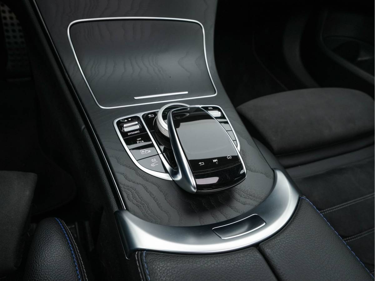Mercedes-Benz C-Klasse Mercedes-Benz C-klasse 300 e Business Solution AMG Limited Night-Pack (Plug-in) {SoH-94%} (INCL-BTW) Aut. *PANO | LEATHER-MICROFIBRE | MULTIBEAM-LED | TOPVIEW | DIGI-COCKPIT | BLINDSPOT | HEATED-SPORTSEATS | SHIFTPADDLES | NAVI-FULLAMP | PRIVACY-GLASS | PDC | CRUISE | TOWBAR | 18″