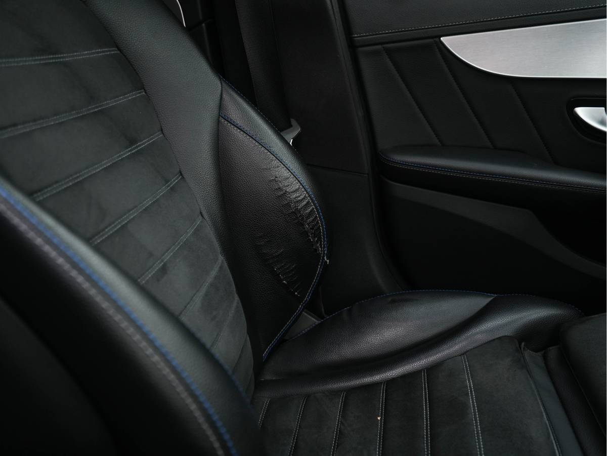 Mercedes-Benz C-Klasse Mercedes-Benz C-klasse 300 e Business Solution AMG Limited Night-Pack (Plug-in) {SoH-94%} (INCL-BTW) Aut. *PANO | LEATHER-MICROFIBRE | MULTIBEAM-LED | TOPVIEW | DIGI-COCKPIT | BLINDSPOT | HEATED-SPORTSEATS | SHIFTPADDLES | NAVI-FULLAMP | PRIVACY-GLASS | PDC | CRUISE | TOWBAR | 18″
