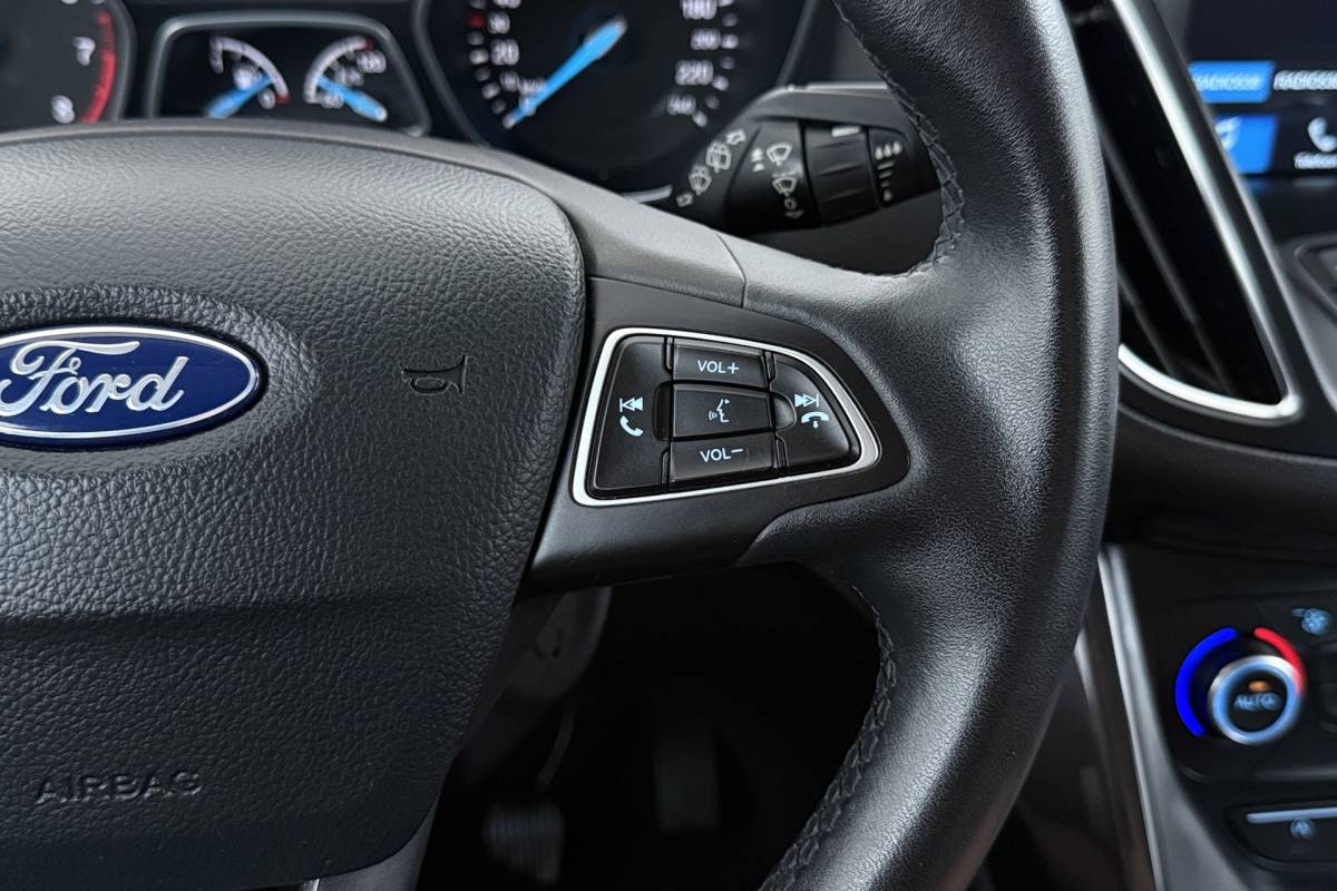 Ford C-MAX Ford C-Max 1.0 Titanium | Trekhaak | CarPlay | Camera | Climate Control | Keyless Entry/Start | Cruise Control |
