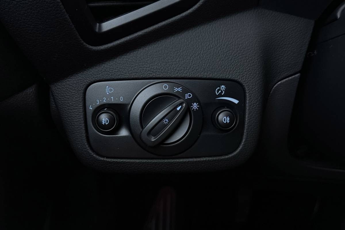 Ford C-MAX Ford C-Max 1.0 Titanium | Trekhaak | CarPlay | Camera | Climate Control | Keyless Entry/Start | Cruise Control |