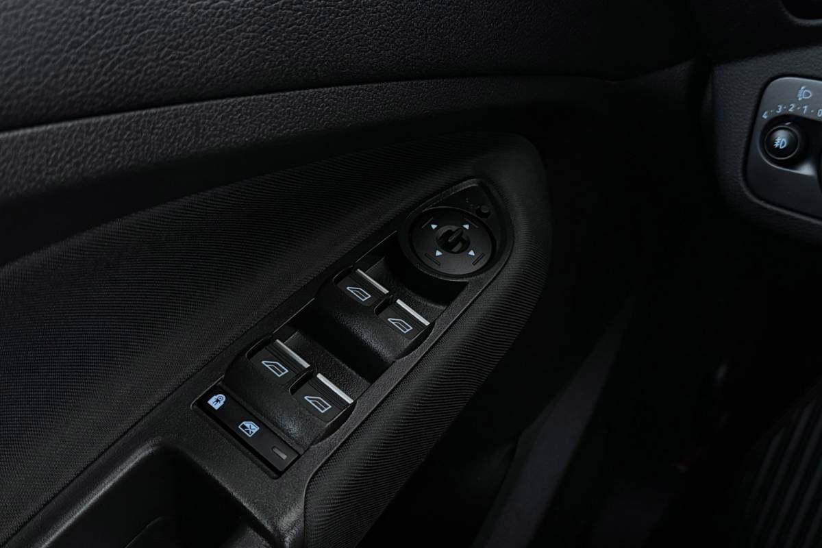 Ford C-MAX Ford C-Max 1.0 Titanium | Trekhaak | CarPlay | Camera | Climate Control | Keyless Entry/Start | Cruise Control |