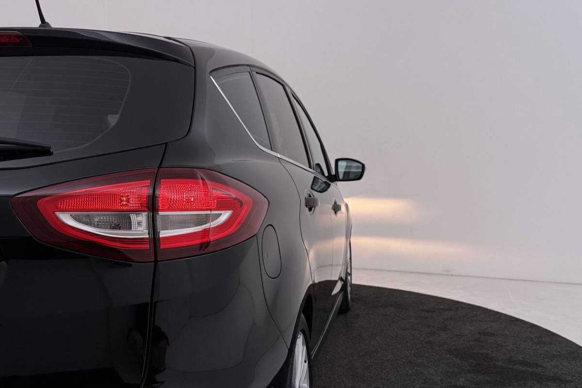 Ford C-MAX Ford C-Max 1.0 Titanium | Trekhaak | CarPlay | Camera | Climate Control | Keyless Entry/Start | Cruise Control |