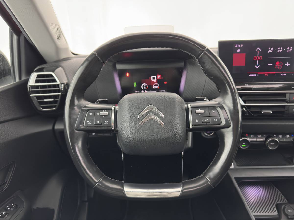 Citroën C4 Citroën C4 1.2 Puretech Shine (INCL-BTW) *PANO |  LEATHER | FULL-LED | ADAPTIVE-CRUISE |  DIGI-COCKPIT | BLINDSPOT | SHIFTPADDLES | HEATED-COMFORTSEATS | ECC | LANE-ASSIST | KEYLESS | PDC | CRUISE | DAB | HEAD-UP | 18”AL