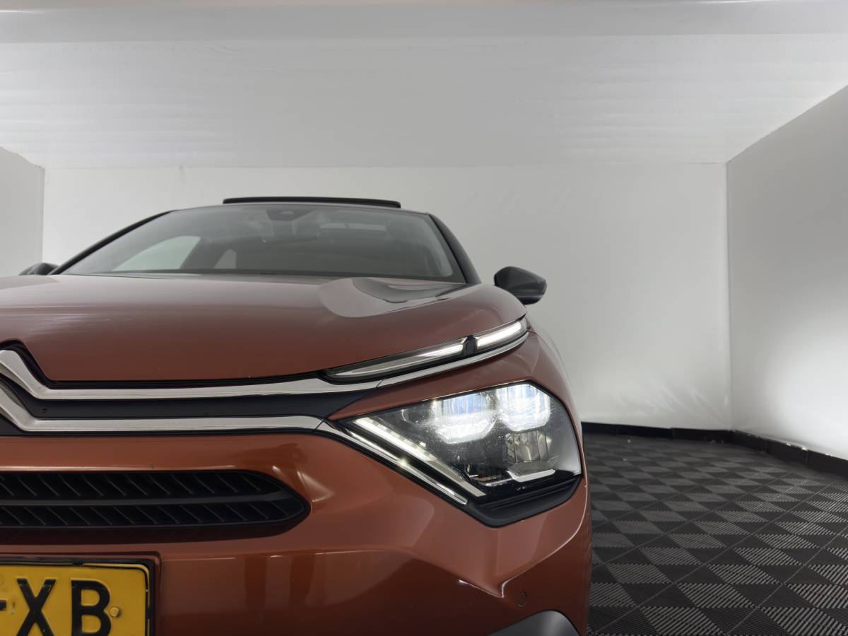Citroën C4 Citroën C4 1.2 Puretech Shine (INCL-BTW) *PANO |  LEATHER | FULL-LED | ADAPTIVE-CRUISE |  DIGI-COCKPIT | BLINDSPOT | SHIFTPADDLES | HEATED-COMFORTSEATS | ECC | LANE-ASSIST | KEYLESS | PDC | CRUISE | DAB | HEAD-UP | 18”AL