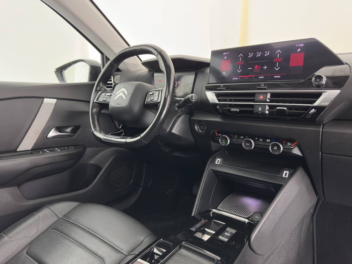 Citroën C4 Citroën C4 1.2 Puretech Shine (INCL-BTW) *PANO |  LEATHER | FULL-LED | ADAPTIVE-CRUISE |  DIGI-COCKPIT | BLINDSPOT | SHIFTPADDLES | HEATED-COMFORTSEATS | ECC | LANE-ASSIST | KEYLESS | PDC | CRUISE | DAB | HEAD-UP | 18”AL