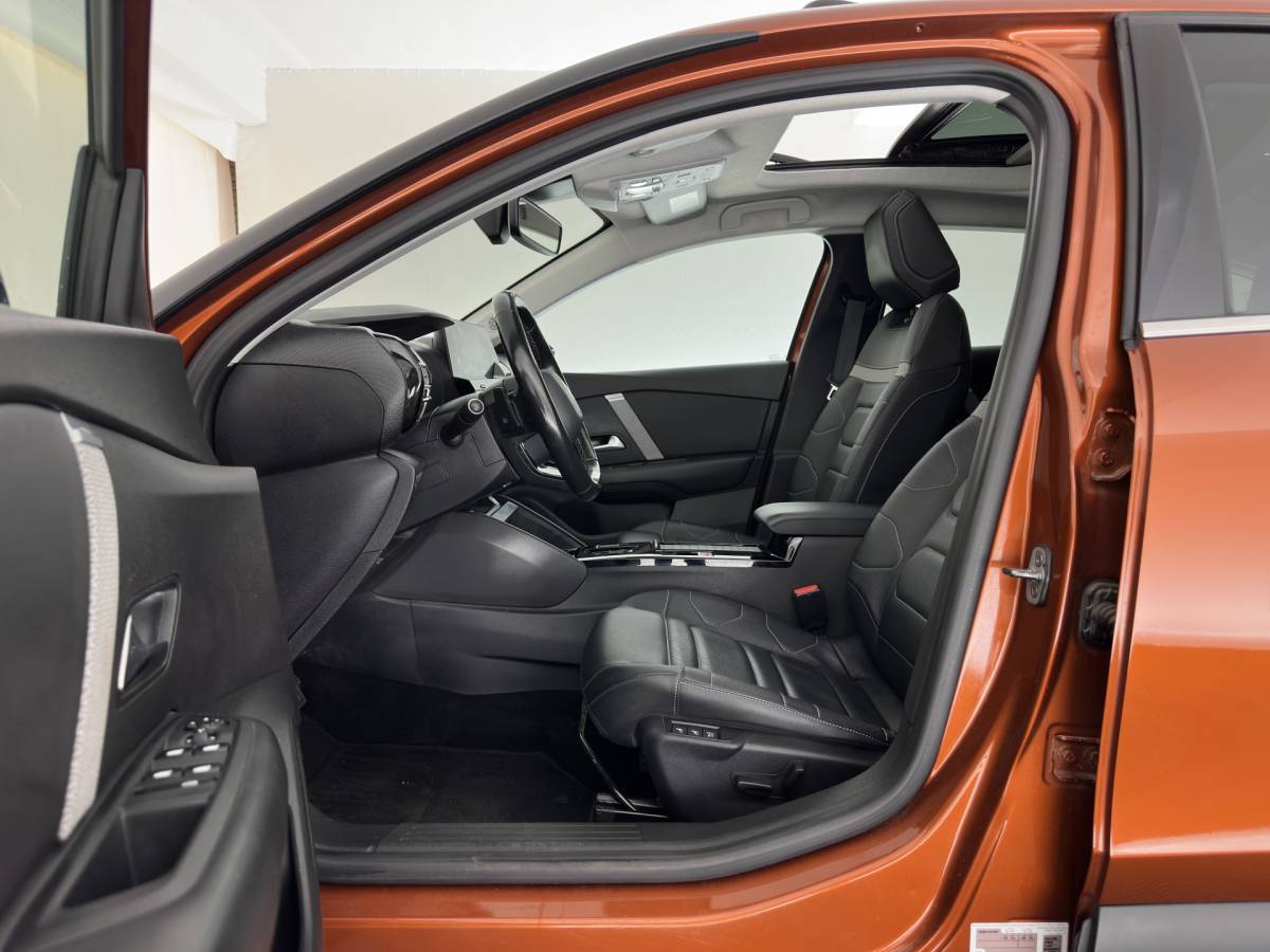 Citroën C4 Citroën C4 1.2 Puretech Shine (INCL-BTW) *PANO |  LEATHER | FULL-LED | ADAPTIVE-CRUISE |  DIGI-COCKPIT | BLINDSPOT | SHIFTPADDLES | HEATED-COMFORTSEATS | ECC | LANE-ASSIST | KEYLESS | PDC | CRUISE | DAB | HEAD-UP | 18”AL