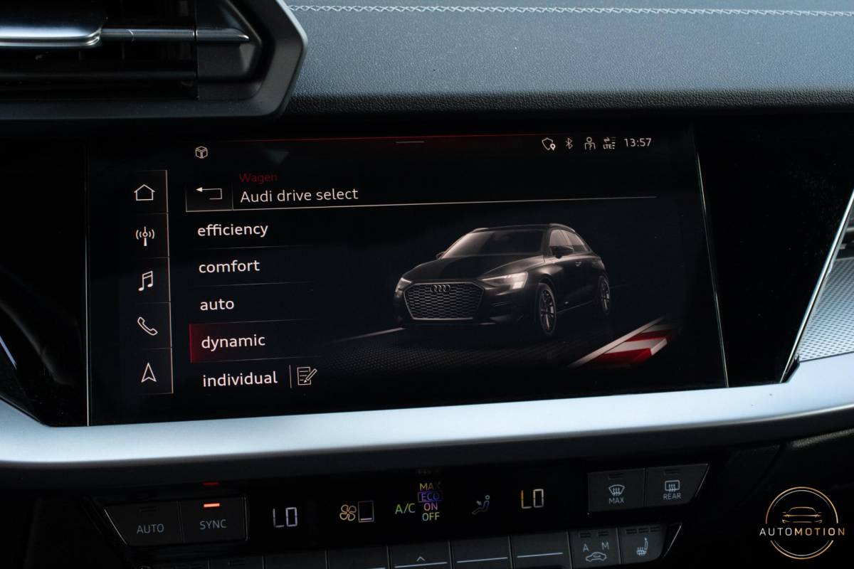 Audi A3 Audi A3 Sportback 45 TFSIe Sline Competition PANO MATRIX MAXTON KEYLESS
