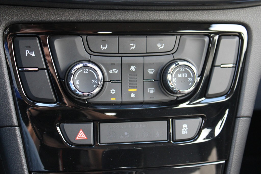 Opel Mokka X Opel Mokka X 1.4 Turbo 140pk Innovation automaat ECC/cruise/carplay/android/navi/trekhaak