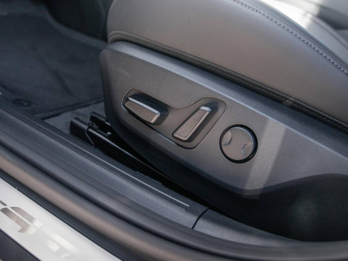 Kia EV4 Kia EV4 GT-Line Business Edition 81.4 kWh | Direct leverbaar | Rijk uitgerust | Gunstige fiscale waarde! | Navi. | Clima. | Adapt. Cruise. | Stoel&Stuur Verwarming | Dodehoek Assistentie | GT-Line Vegan Lederen Stoelbekleding