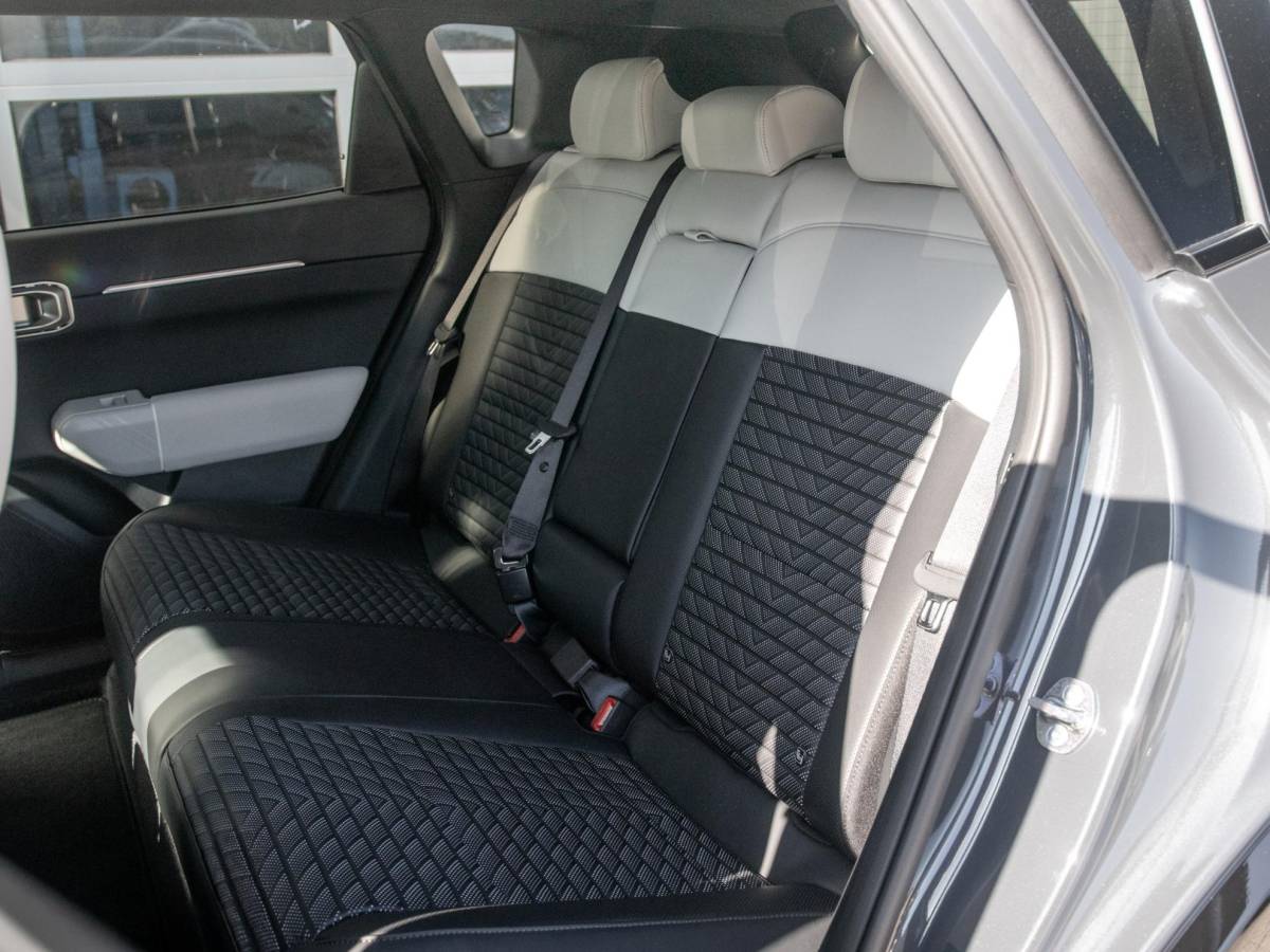Kia EV4 Kia EV4 GT-Line Business Edition 81.4 kWh | Direct leverbaar | Rijk uitgerust | Gunstige fiscale waarde! | Navi. | Clima. | Adapt. Cruise. | Stoel&Stuur Verwarming | Dodehoek Assistentie | GT-Line Vegan Lederen Stoelbekleding