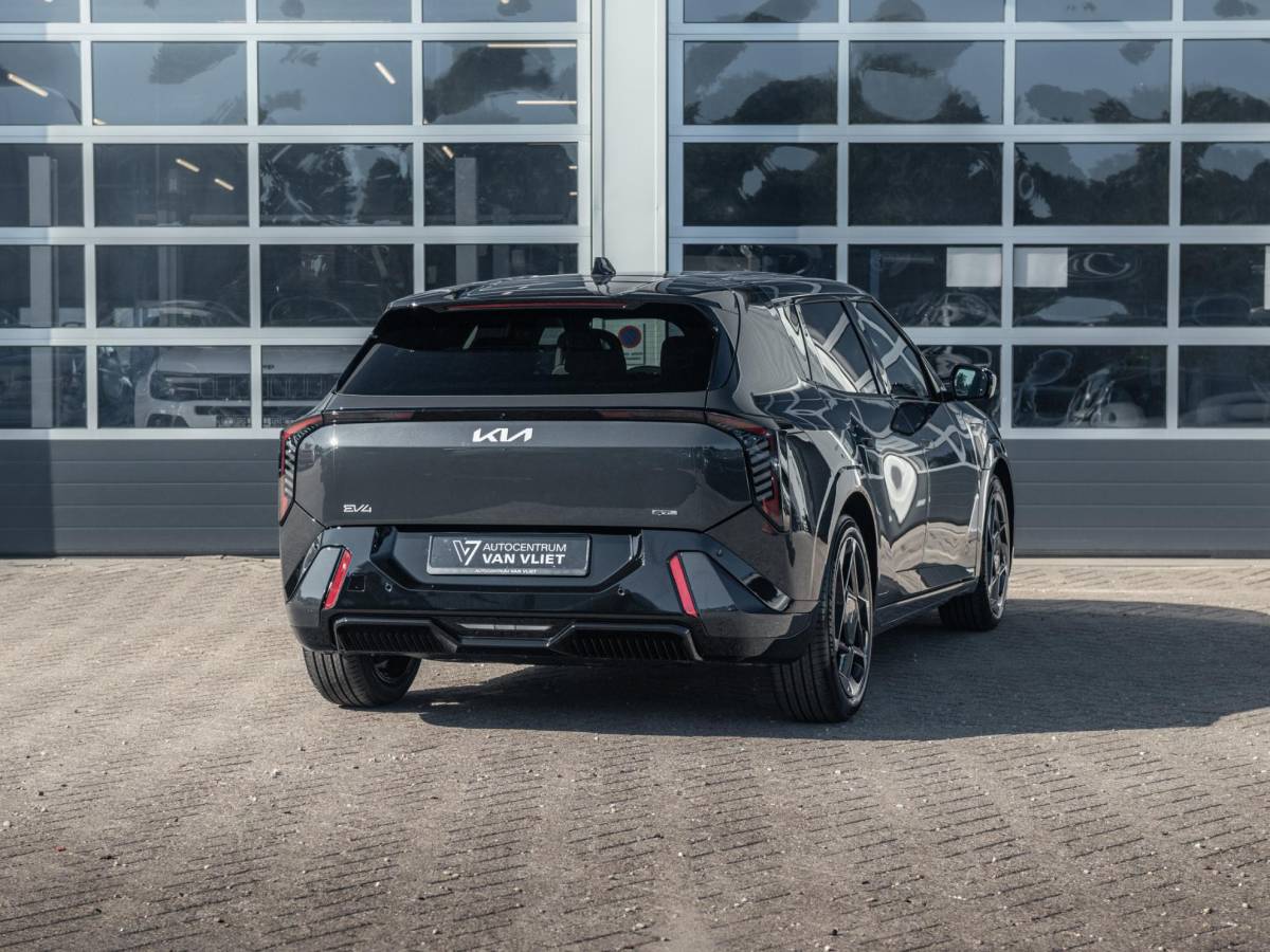 Kia EV4 Kia EV4 GT-Line Business Edition 81.4 kWh | Direct leverbaar | Rijk uitgerust | Gunstige fiscale waarde! | Navi. | Clima. | Adapt. Cruise. | Stoel&Stuur Verwarming | Dodehoek Assistentie | GT-Line Vegan Lederen Stoelbekleding