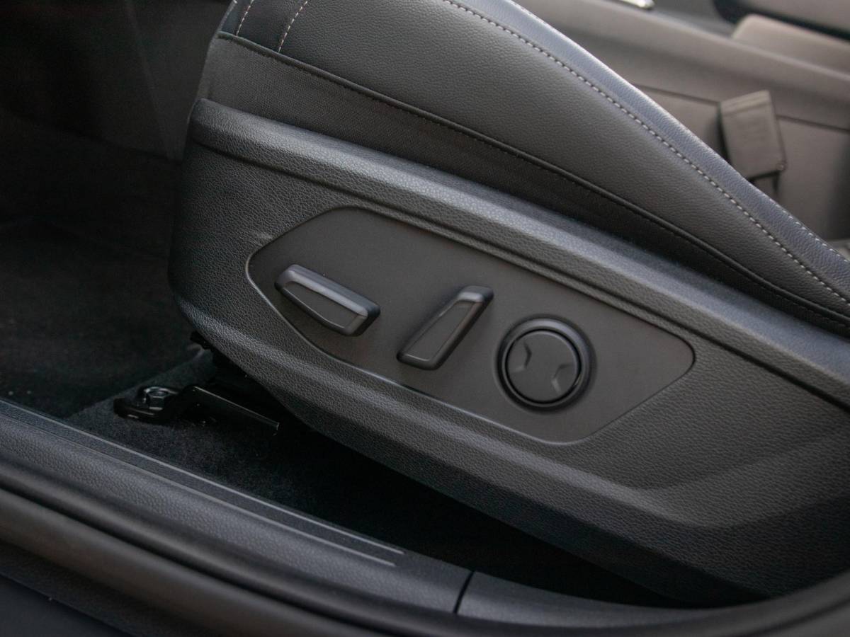 Kia Sportage Kia Sportage 1.6 T-GDi Plug-in Hybrid Black Edition Advanced | Direct leverbaar | Full Options | o.a. 19″Velgen | Pano dak | Stoelverw. achterbank | Direct leverbaar!