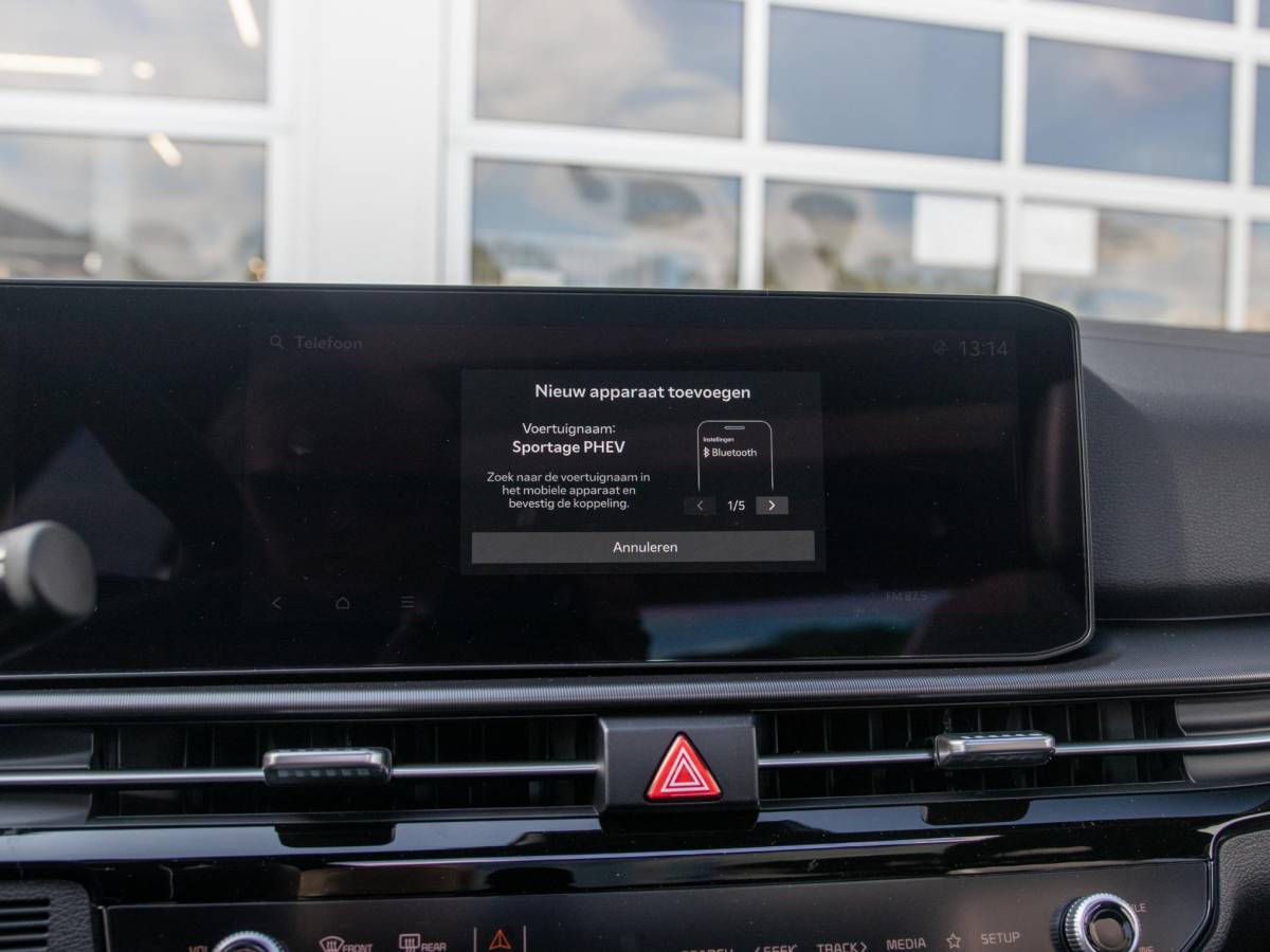 Kia Sportage Kia Sportage 1.6 T-GDi Plug-in Hybrid Black Edition Advanced | Direct leverbaar | Full Options | o.a. 19″Velgen | Pano dak | Stoelverw. achterbank | Direct leverbaar!