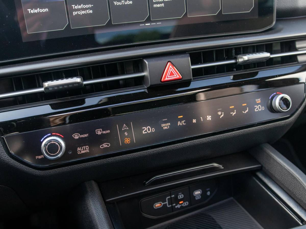 Kia Sportage Kia Sportage 1.6 T-GDi Plug-in Hybrid Black Edition Advanced | Direct leverbaar | Full Options | o.a. 19″Velgen | Pano dak | Stoelverw. achterbank | Direct leverbaar!