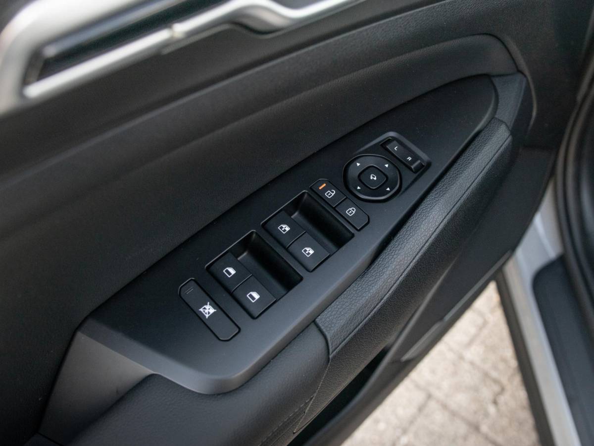 Kia Sportage Kia Sportage 1.6 T-GDi Plug-in Hybrid Black Edition Advanced | Direct leverbaar | Full Options | o.a. 19″Velgen | Pano dak | Stoelverw. achterbank | Direct leverbaar!