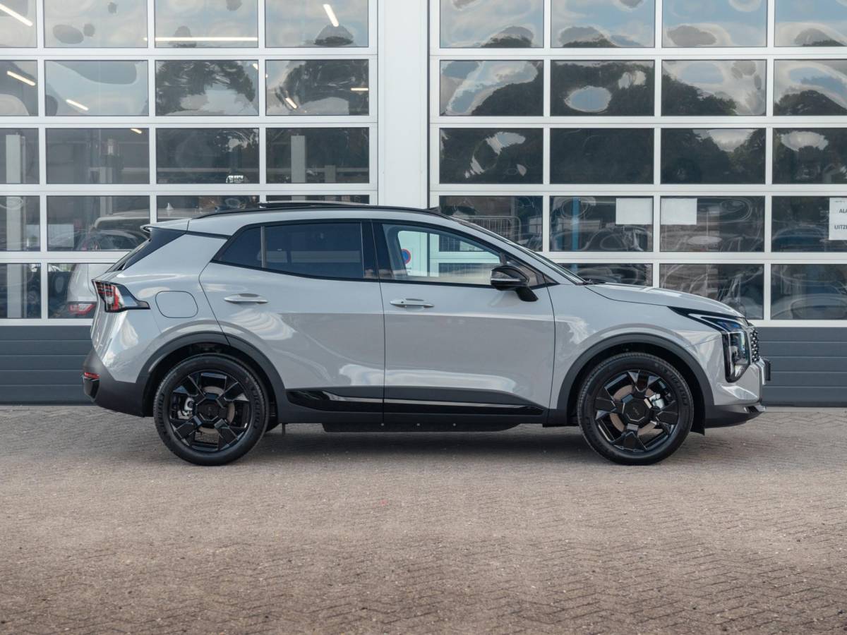 Kia Sportage Kia Sportage 1.6 T-GDi Plug-in Hybrid Black Edition Advanced | Direct leverbaar | Full Options | o.a. 19″Velgen | Pano dak | Stoelverw. achterbank | Direct leverbaar!