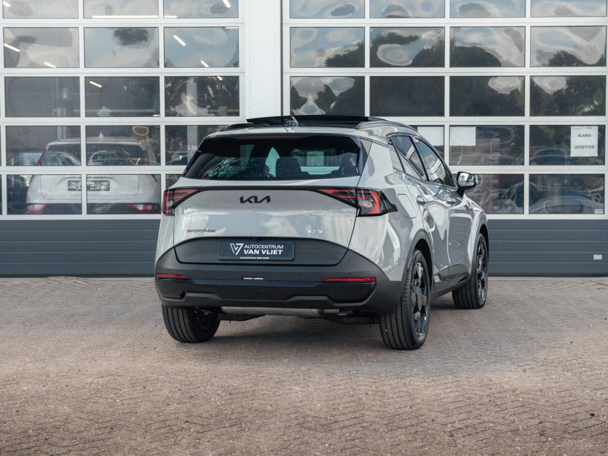 Kia Sportage Kia Sportage 1.6 T-GDi Plug-in Hybrid Black Edition Advanced | Direct leverbaar | Full Options | o.a. 19″Velgen | Pano dak | Stoelverw. achterbank | Direct leverbaar!