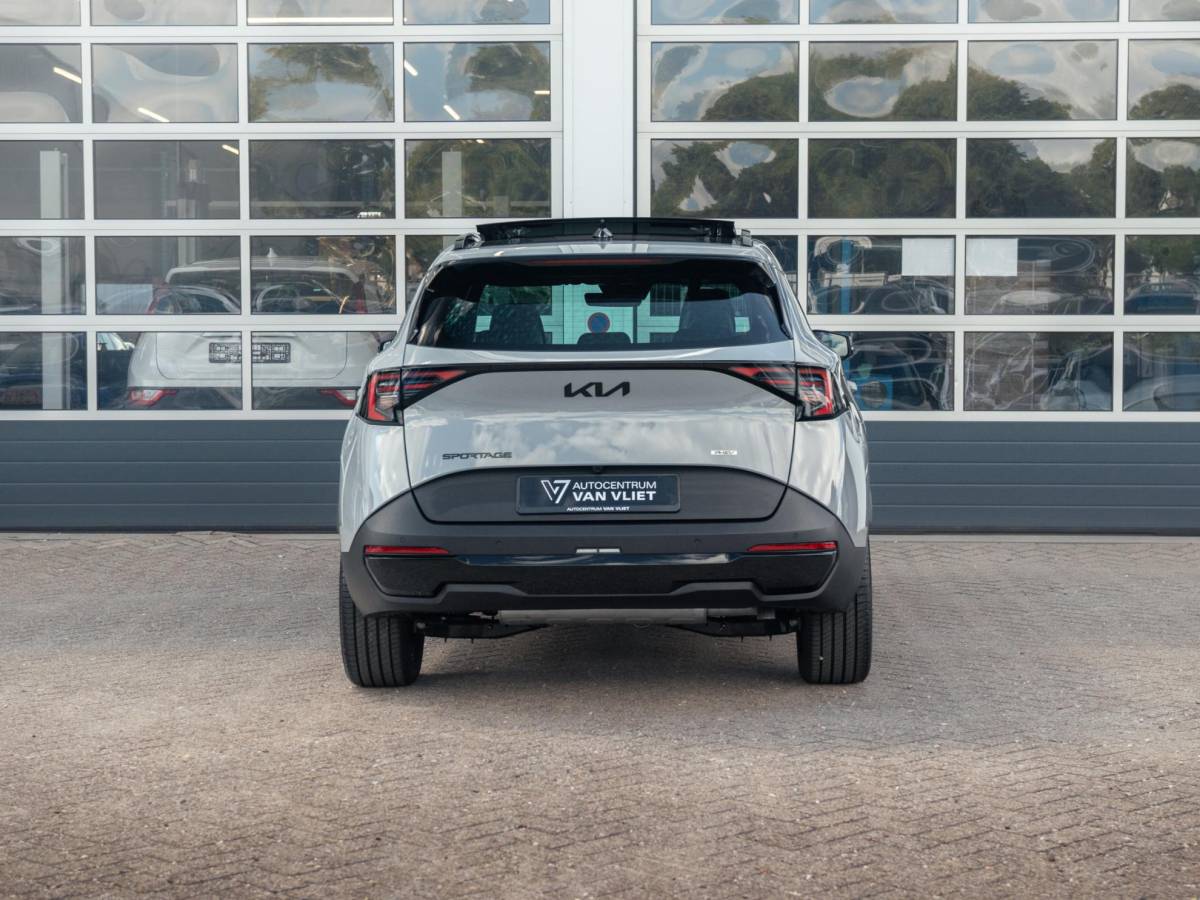 Kia Sportage Kia Sportage 1.6 T-GDi Plug-in Hybrid Black Edition Advanced | Direct leverbaar | Full Options | o.a. 19″Velgen | Pano dak | Stoelverw. achterbank | Direct leverbaar!