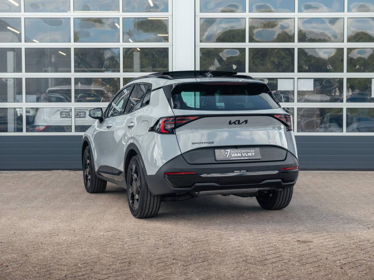Kia Sportage Kia Sportage 1.6 T-GDi Plug-in Hybrid Black Edition Advanced | Direct leverbaar | Full Options | o.a. 19″Velgen | Pano dak | Stoelverw. achterbank | Direct leverbaar!