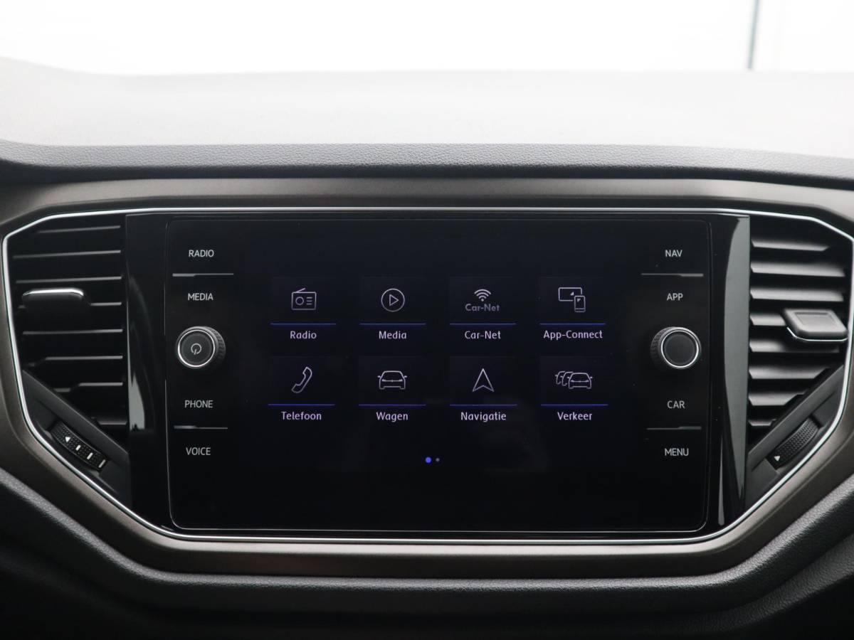 Volkswagen T-Roc Volkswagen T-Roc 1.0 TSI Style TREKHAAK / CAMERA / VIRTUAL / STOELVERW / CARPLAY / NAVI / CLIMA / PDC / BLUETOOTH / ACC / NL-AUTO