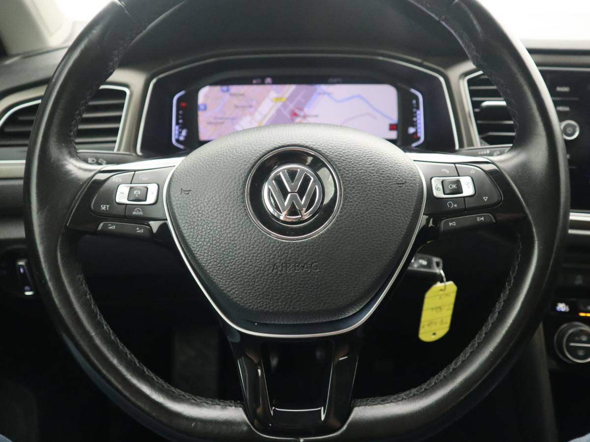 Volkswagen T-Roc Volkswagen T-Roc 1.0 TSI Style TREKHAAK / CAMERA / VIRTUAL / STOELVERW / CARPLAY / NAVI / CLIMA / PDC / BLUETOOTH / ACC / NL-AUTO
