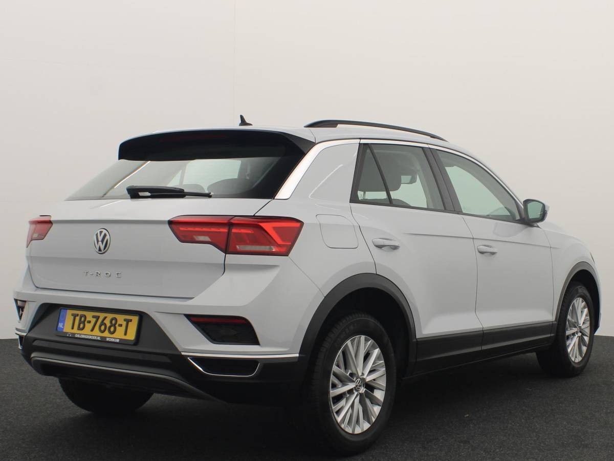 Volkswagen T-Roc Volkswagen T-Roc 1.0 TSI Style TREKHAAK / CAMERA / VIRTUAL / STOELVERW / CARPLAY / NAVI / CLIMA / PDC / BLUETOOTH / ACC / NL-AUTO