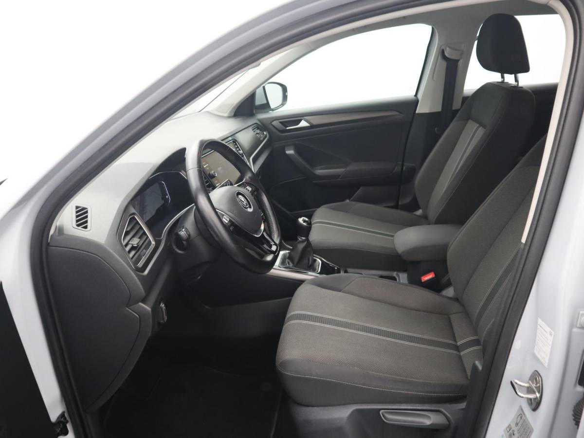 Volkswagen T-Roc Volkswagen T-Roc 1.0 TSI Style TREKHAAK / CAMERA / VIRTUAL / STOELVERW / CARPLAY / NAVI / CLIMA / PDC / BLUETOOTH / ACC / NL-AUTO