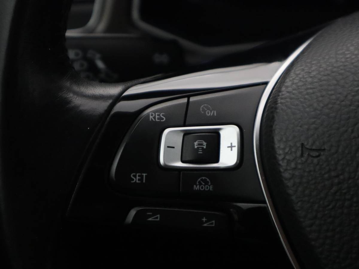 Volkswagen T-Roc Volkswagen T-Roc 1.0 TSI Style TREKHAAK / CAMERA / VIRTUAL / STOELVERW / CARPLAY / NAVI / CLIMA / PDC / BLUETOOTH / ACC / NL-AUTO