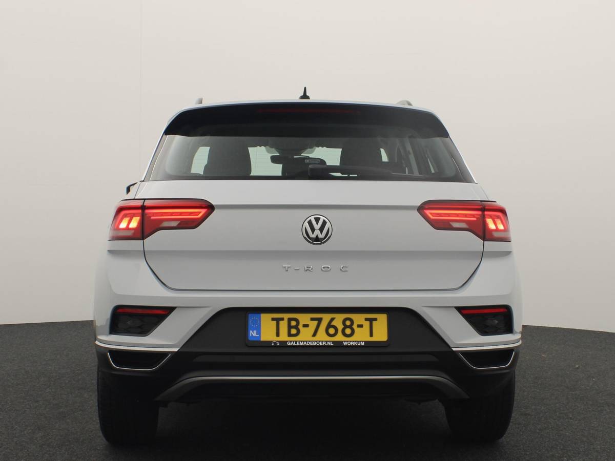 Volkswagen T-Roc Volkswagen T-Roc 1.0 TSI Style TREKHAAK / CAMERA / VIRTUAL / STOELVERW / CARPLAY / NAVI / CLIMA / PDC / BLUETOOTH / ACC / NL-AUTO