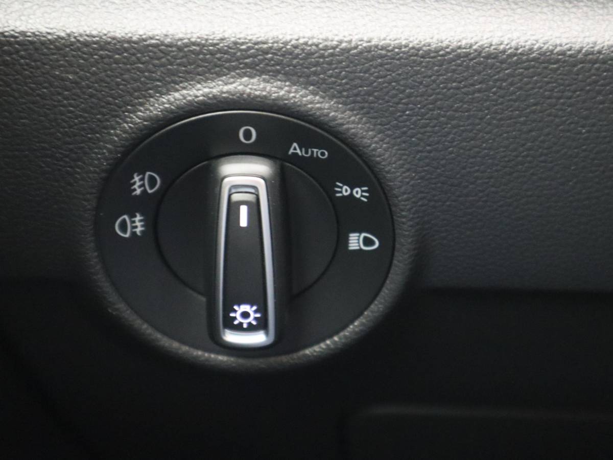 Volkswagen T-Roc Volkswagen T-Roc 1.0 TSI Style TREKHAAK / CAMERA / VIRTUAL / STOELVERW / CARPLAY / NAVI / CLIMA / PDC / BLUETOOTH / ACC / NL-AUTO