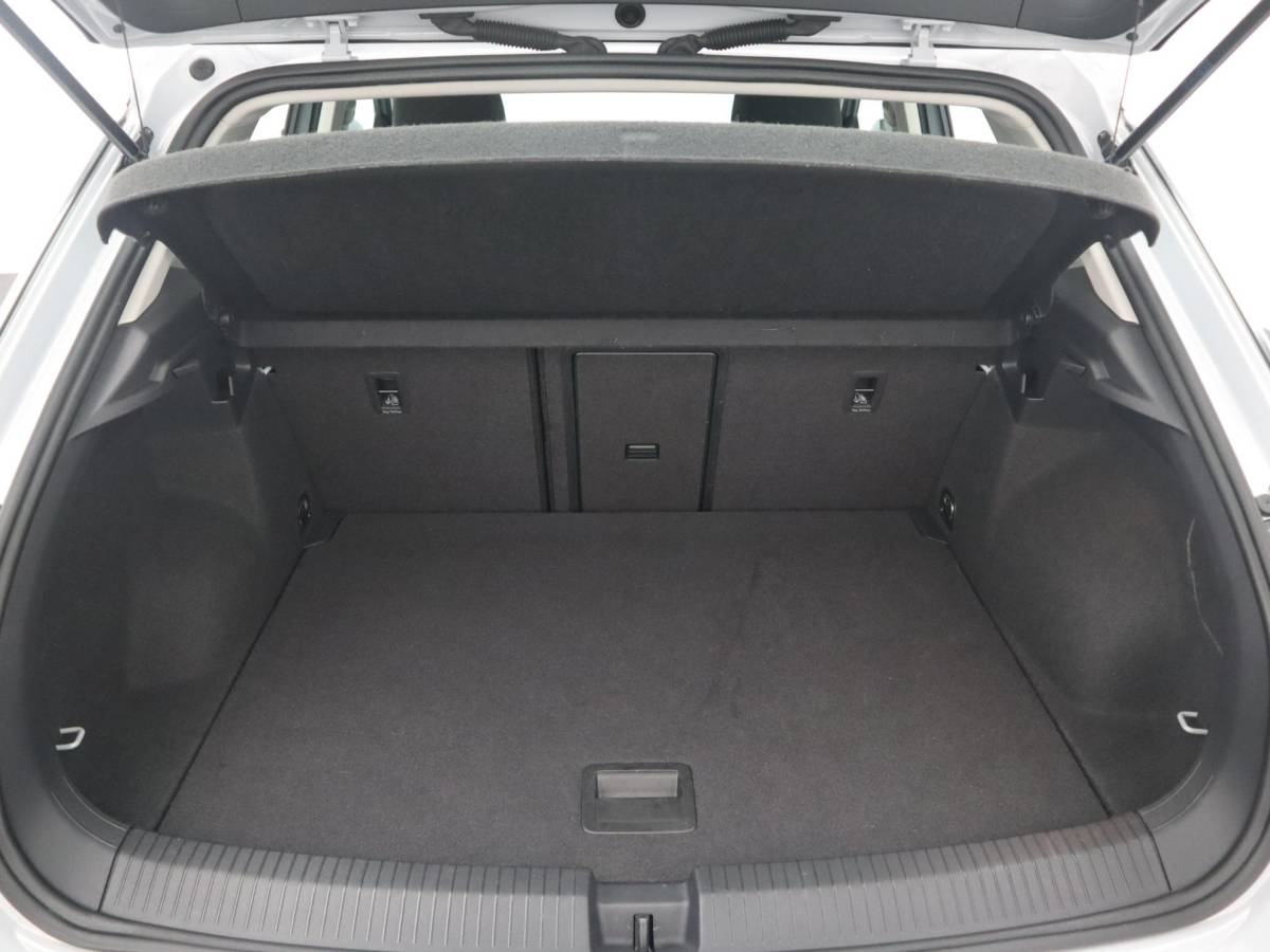 Volkswagen T-Roc Volkswagen T-Roc 1.0 TSI Style TREKHAAK / CAMERA / VIRTUAL / STOELVERW / CARPLAY / NAVI / CLIMA / PDC / BLUETOOTH / ACC / NL-AUTO