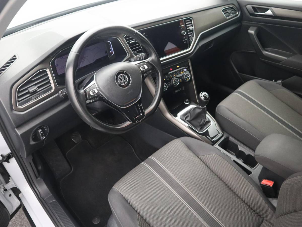 Volkswagen T-Roc Volkswagen T-Roc 1.0 TSI Style TREKHAAK / CAMERA / VIRTUAL / STOELVERW / CARPLAY / NAVI / CLIMA / PDC / BLUETOOTH / ACC / NL-AUTO