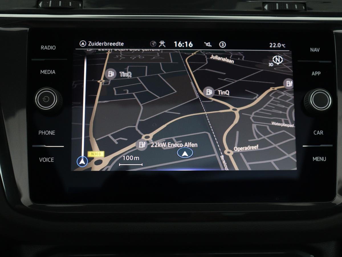 Volkswagen Tiguan Volkswagen Tiguan 1.5 eHybrid Life Edition | SOH 91,0% | Panoramadak | Memory | Leder | Stuur/stoel verwarming | Adaptive cruise | Sfeerverlichting | 360 camera | Park assist | Carplay | Elektrische achterklep