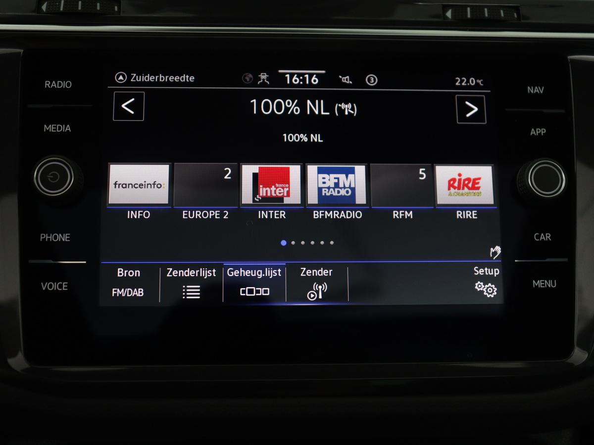 Volkswagen Tiguan Volkswagen Tiguan 1.5 eHybrid Life Edition | SOH 91,0% | Panoramadak | Memory | Leder | Stuur/stoel verwarming | Adaptive cruise | Sfeerverlichting | 360 camera | Park assist | Carplay | Elektrische achterklep