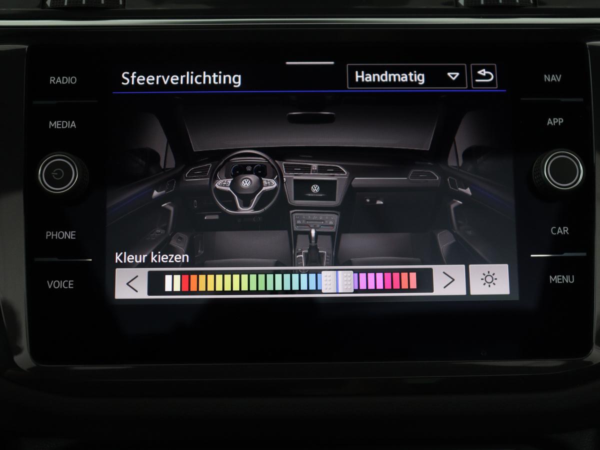 Volkswagen Tiguan Volkswagen Tiguan 1.5 eHybrid Life Edition | SOH 91,0% | Panoramadak | Memory | Leder | Stuur/stoel verwarming | Adaptive cruise | Sfeerverlichting | 360 camera | Park assist | Carplay | Elektrische achterklep