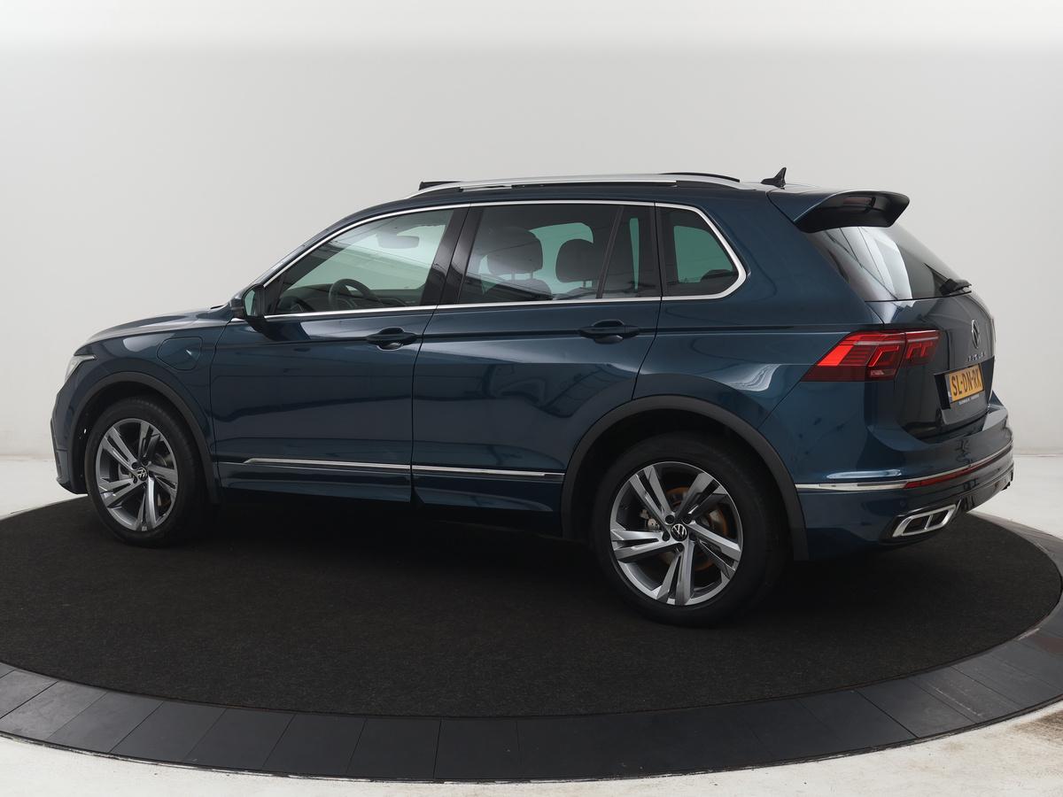 Volkswagen Tiguan Volkswagen Tiguan 1.5 eHybrid Life Edition | SOH 91,0% | Panoramadak | Memory | Leder | Stuur/stoel verwarming | Adaptive cruise | Sfeerverlichting | 360 camera | Park assist | Carplay | Elektrische achterklep