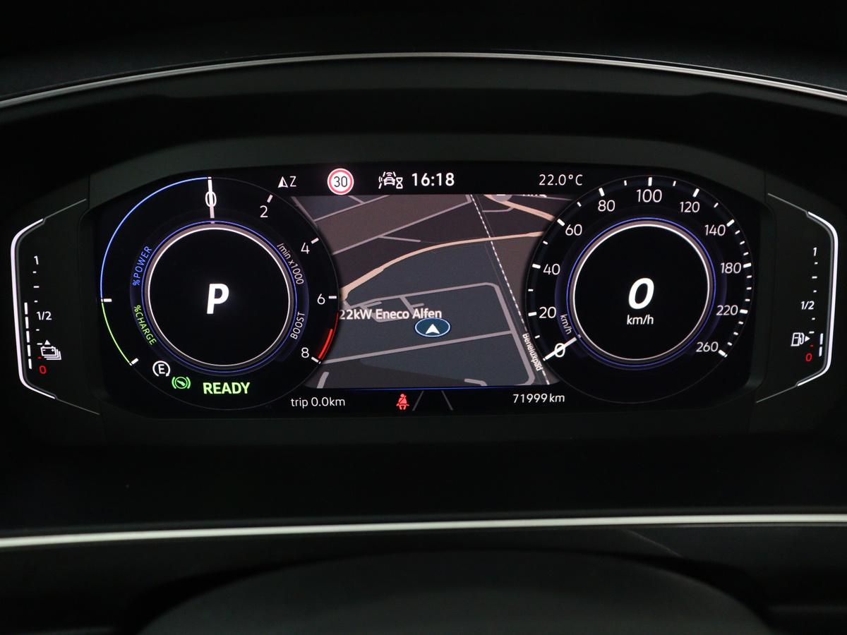 Volkswagen Tiguan Volkswagen Tiguan 1.5 eHybrid Life Edition | SOH 91,0% | Panoramadak | Memory | Leder | Stuur/stoel verwarming | Adaptive cruise | Sfeerverlichting | 360 camera | Park assist | Carplay | Elektrische achterklep