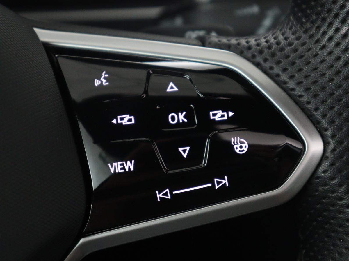 Volkswagen Tiguan Volkswagen Tiguan 1.5 eHybrid Life Edition | SOH 91,0% | Panoramadak | Memory | Leder | Stuur/stoel verwarming | Adaptive cruise | Sfeerverlichting | 360 camera | Park assist | Carplay | Elektrische achterklep