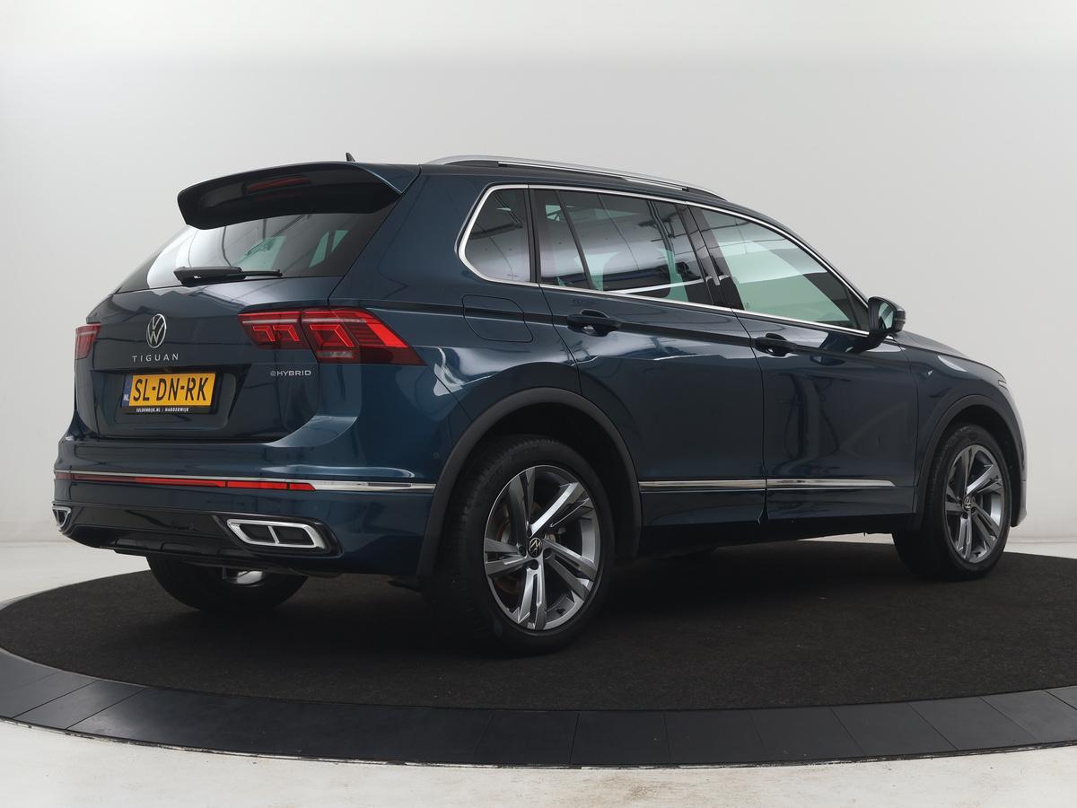 Volkswagen Tiguan Volkswagen Tiguan 1.5 eHybrid Life Edition | SOH 91,0% | Panoramadak | Memory | Leder | Stuur/stoel verwarming | Adaptive cruise | Sfeerverlichting | 360 camera | Park assist | Carplay | Elektrische achterklep
