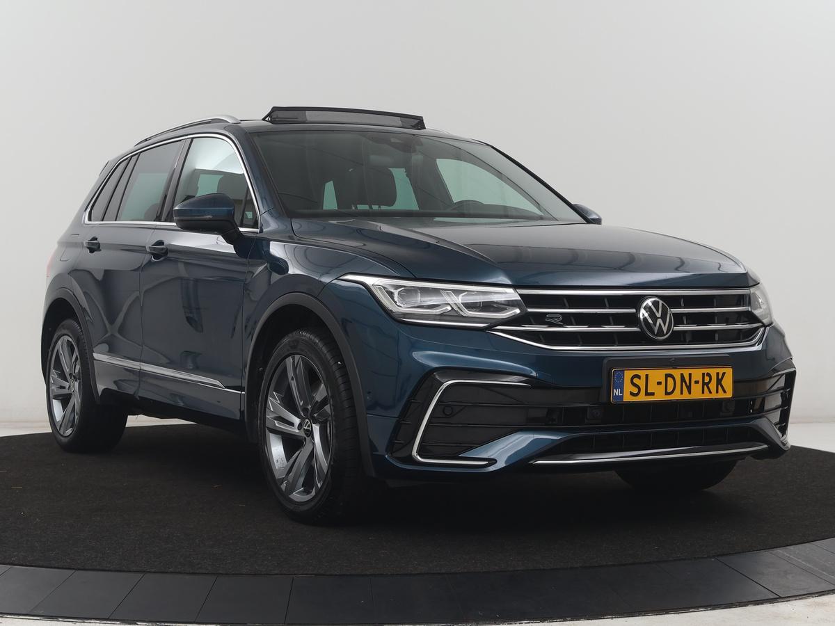 Volkswagen Tiguan Volkswagen Tiguan 1.5 eHybrid Life Edition | SOH 91,0% | Panoramadak | Memory | Leder | Stuur/stoel verwarming | Adaptive cruise | Sfeerverlichting | 360 camera | Park assist | Carplay | Elektrische achterklep