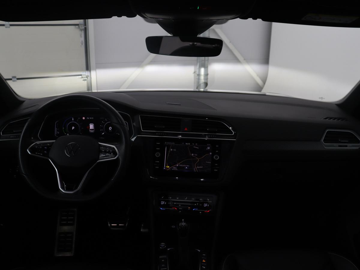 Volkswagen Tiguan Volkswagen Tiguan 1.5 eHybrid Life Edition | SOH 91,0% | Panoramadak | Memory | Leder | Stuur/stoel verwarming | Adaptive cruise | Sfeerverlichting | 360 camera | Park assist | Carplay | Elektrische achterklep