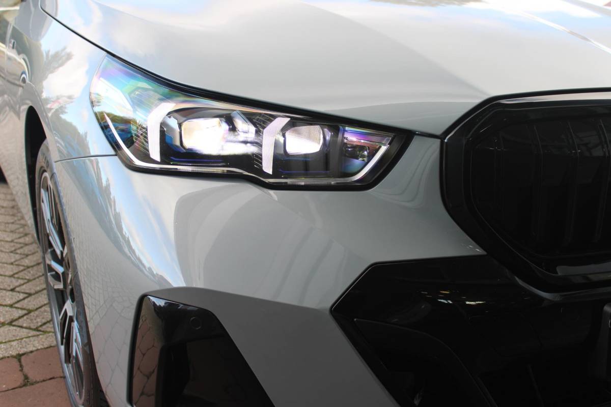 BMW 5 Serie BMW 5-serie Touring 520i M-SPORT | PANORAMA DAK | TREKHAAK ELEKTRISCH WEGKLAPBAAR | HARMAN KARDON AUDIO SYSTEM | SHADOW LINE PAKKET | ELEKTRISCH VERSTELBARE VOORSTOELEN MET GEHEUGENFUNCTIE | STOEL VENTILATIE VOOR | STOEL VERWARMING VOOR + ACHTER | 360° CAMERA | DRAADLOZE TELEFOONLADER | STAND VERWARMING | LEDEREN BEKLEDING “VEGANZA ZWART” | WARMTEWEREND GLAS | SPORT CHASSIS “M-TECHNIC” | INNOVATIE PAKKET: (HEAD UP DISPLAY/LIVE NAVIGATIE/INTERIEUR CAMERA/PARKEERSENSOREN VOOR+ACHTER/CONNECTED SERVICES) | DRAADLOZE APPLE CARPLAY/ANDROID AUTO | TRAVEL PAKKET (ELEKTRISCH BEDIENBARE ACHTERKLEP/COMFORT ACCESS/TOEGANG VIA SMARTPHONE) | DODEHOEK DETECTIE | ELEKTRISCH BEDIENBAAR STUURKOLOM |
