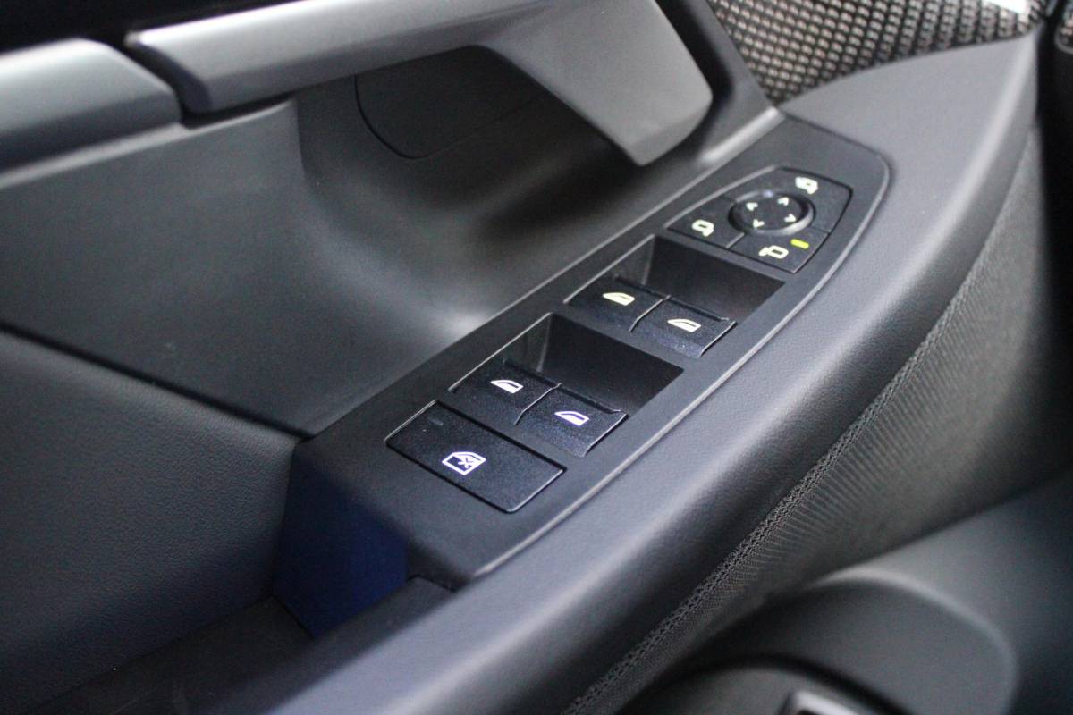 BMW 5 Serie BMW 5-serie Touring 520i M-SPORT | PANORAMA DAK | TREKHAAK ELEKTRISCH WEGKLAPBAAR | HARMAN KARDON AUDIO SYSTEM | SHADOW LINE PAKKET | ELEKTRISCH VERSTELBARE VOORSTOELEN MET GEHEUGENFUNCTIE | STOEL VENTILATIE VOOR | STOEL VERWARMING VOOR + ACHTER | 360° CAMERA | DRAADLOZE TELEFOONLADER | STAND VERWARMING | LEDEREN BEKLEDING “VEGANZA ZWART” | WARMTEWEREND GLAS | SPORT CHASSIS “M-TECHNIC” | INNOVATIE PAKKET: (HEAD UP DISPLAY/LIVE NAVIGATIE/INTERIEUR CAMERA/PARKEERSENSOREN VOOR+ACHTER/CONNECTED SERVICES) | DRAADLOZE APPLE CARPLAY/ANDROID AUTO | TRAVEL PAKKET (ELEKTRISCH BEDIENBARE ACHTERKLEP/COMFORT ACCESS/TOEGANG VIA SMARTPHONE) | DODEHOEK DETECTIE | ELEKTRISCH BEDIENBAAR STUURKOLOM |