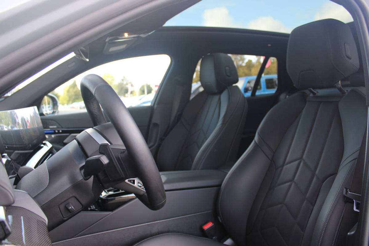 BMW 5 Serie BMW 5-serie Touring 520i M-SPORT | PANORAMA DAK | TREKHAAK ELEKTRISCH WEGKLAPBAAR | HARMAN KARDON AUDIO SYSTEM | SHADOW LINE PAKKET | ELEKTRISCH VERSTELBARE VOORSTOELEN MET GEHEUGENFUNCTIE | STOEL VENTILATIE VOOR | STOEL VERWARMING VOOR + ACHTER | 360° CAMERA | DRAADLOZE TELEFOONLADER | STAND VERWARMING | LEDEREN BEKLEDING “VEGANZA ZWART” | WARMTEWEREND GLAS | SPORT CHASSIS “M-TECHNIC” | INNOVATIE PAKKET: (HEAD UP DISPLAY/LIVE NAVIGATIE/INTERIEUR CAMERA/PARKEERSENSOREN VOOR+ACHTER/CONNECTED SERVICES) | DRAADLOZE APPLE CARPLAY/ANDROID AUTO | TRAVEL PAKKET (ELEKTRISCH BEDIENBARE ACHTERKLEP/COMFORT ACCESS/TOEGANG VIA SMARTPHONE) | DODEHOEK DETECTIE | ELEKTRISCH BEDIENBAAR STUURKOLOM |