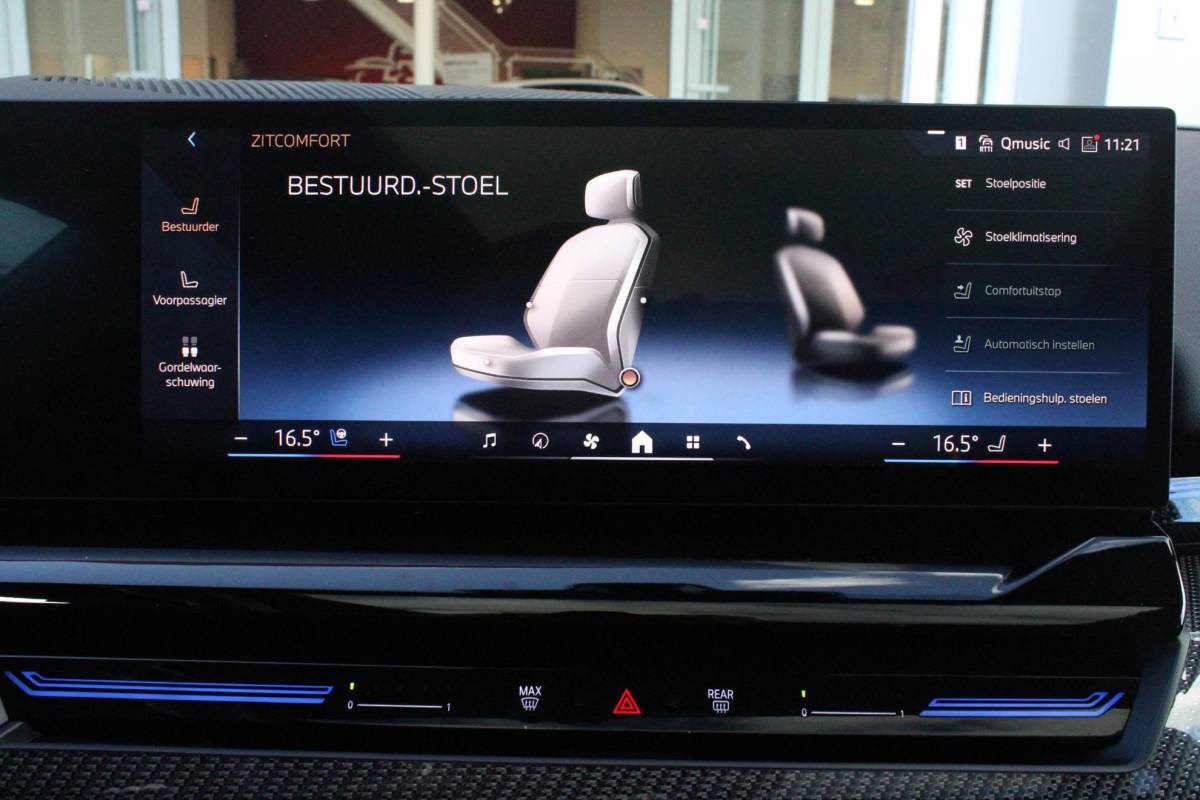 BMW 5 Serie BMW 5-serie Touring 520i M-SPORT | PANORAMA DAK | TREKHAAK ELEKTRISCH WEGKLAPBAAR | HARMAN KARDON AUDIO SYSTEM | SHADOW LINE PAKKET | ELEKTRISCH VERSTELBARE VOORSTOELEN MET GEHEUGENFUNCTIE | STOEL VENTILATIE VOOR | STOEL VERWARMING VOOR + ACHTER | 360° CAMERA | DRAADLOZE TELEFOONLADER | STAND VERWARMING | LEDEREN BEKLEDING “VEGANZA ZWART” | WARMTEWEREND GLAS | SPORT CHASSIS “M-TECHNIC” | INNOVATIE PAKKET: (HEAD UP DISPLAY/LIVE NAVIGATIE/INTERIEUR CAMERA/PARKEERSENSOREN VOOR+ACHTER/CONNECTED SERVICES) | DRAADLOZE APPLE CARPLAY/ANDROID AUTO | TRAVEL PAKKET (ELEKTRISCH BEDIENBARE ACHTERKLEP/COMFORT ACCESS/TOEGANG VIA SMARTPHONE) | DODEHOEK DETECTIE | ELEKTRISCH BEDIENBAAR STUURKOLOM |