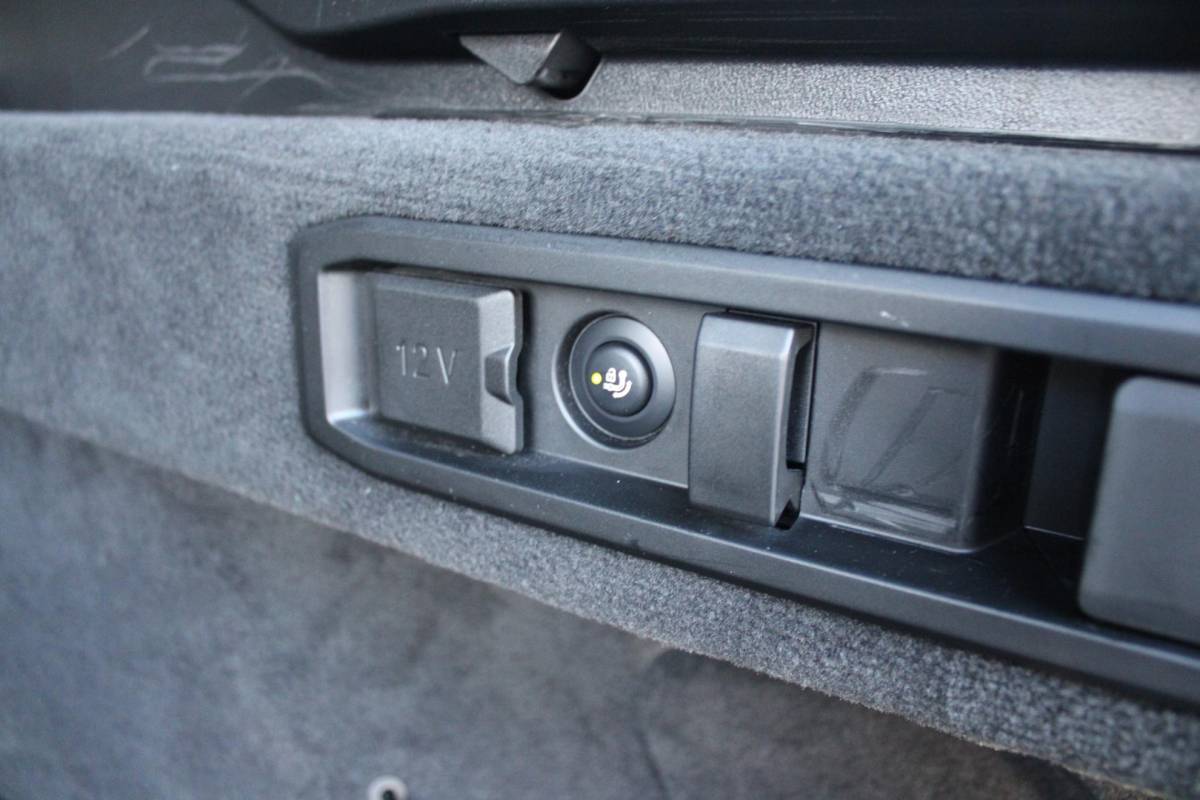 BMW 5 Serie BMW 5-serie Touring 520i M-SPORT | PANORAMA DAK | TREKHAAK ELEKTRISCH WEGKLAPBAAR | HARMAN KARDON AUDIO SYSTEM | SHADOW LINE PAKKET | ELEKTRISCH VERSTELBARE VOORSTOELEN MET GEHEUGENFUNCTIE | STOEL VENTILATIE VOOR | STOEL VERWARMING VOOR + ACHTER | 360° CAMERA | DRAADLOZE TELEFOONLADER | STAND VERWARMING | LEDEREN BEKLEDING “VEGANZA ZWART” | WARMTEWEREND GLAS | SPORT CHASSIS “M-TECHNIC” | INNOVATIE PAKKET: (HEAD UP DISPLAY/LIVE NAVIGATIE/INTERIEUR CAMERA/PARKEERSENSOREN VOOR+ACHTER/CONNECTED SERVICES) | DRAADLOZE APPLE CARPLAY/ANDROID AUTO | TRAVEL PAKKET (ELEKTRISCH BEDIENBARE ACHTERKLEP/COMFORT ACCESS/TOEGANG VIA SMARTPHONE) | DODEHOEK DETECTIE | ELEKTRISCH BEDIENBAAR STUURKOLOM |