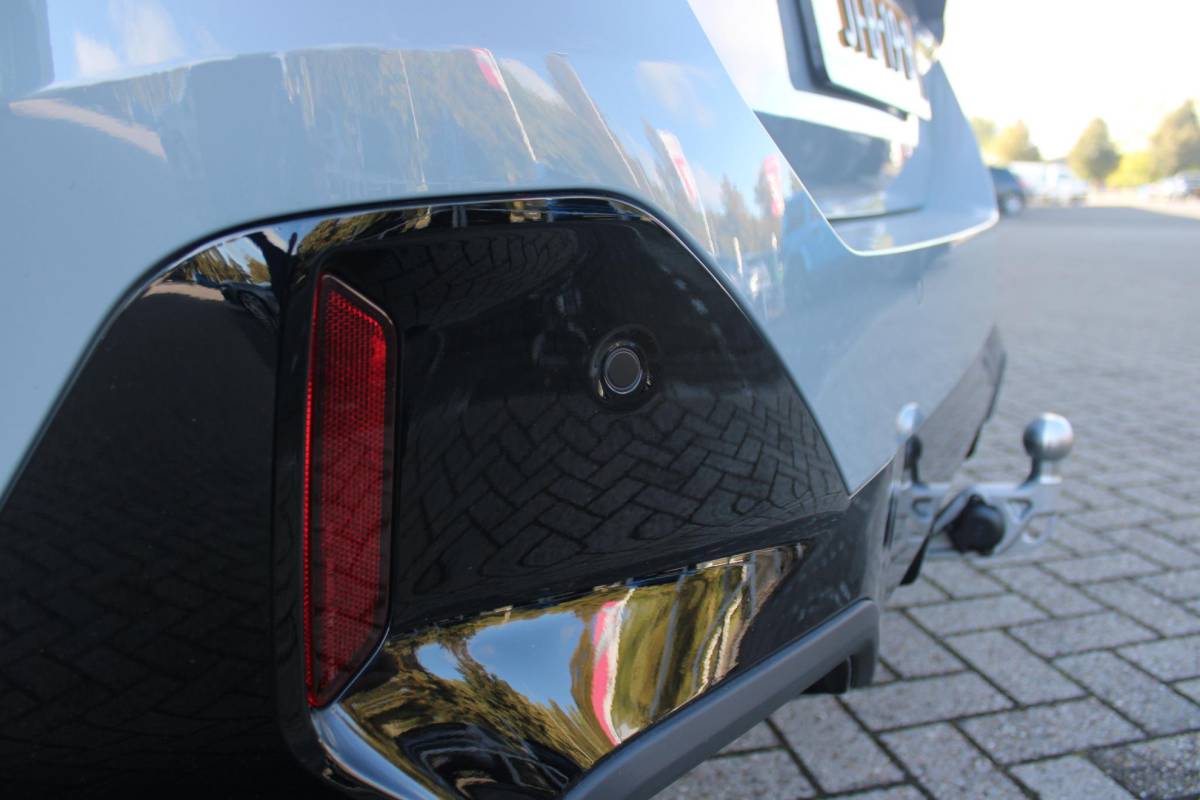BMW 5 Serie BMW 5-serie Touring 520i M-SPORT | PANORAMA DAK | TREKHAAK ELEKTRISCH WEGKLAPBAAR | HARMAN KARDON AUDIO SYSTEM | SHADOW LINE PAKKET | ELEKTRISCH VERSTELBARE VOORSTOELEN MET GEHEUGENFUNCTIE | STOEL VENTILATIE VOOR | STOEL VERWARMING VOOR + ACHTER | 360° CAMERA | DRAADLOZE TELEFOONLADER | STAND VERWARMING | LEDEREN BEKLEDING “VEGANZA ZWART” | WARMTEWEREND GLAS | SPORT CHASSIS “M-TECHNIC” | INNOVATIE PAKKET: (HEAD UP DISPLAY/LIVE NAVIGATIE/INTERIEUR CAMERA/PARKEERSENSOREN VOOR+ACHTER/CONNECTED SERVICES) | DRAADLOZE APPLE CARPLAY/ANDROID AUTO | TRAVEL PAKKET (ELEKTRISCH BEDIENBARE ACHTERKLEP/COMFORT ACCESS/TOEGANG VIA SMARTPHONE) | DODEHOEK DETECTIE | ELEKTRISCH BEDIENBAAR STUURKOLOM |