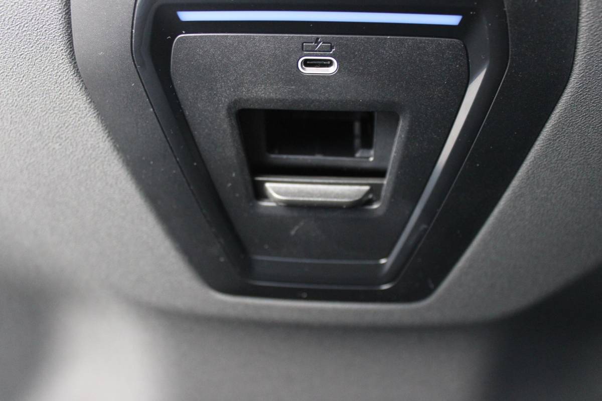 BMW 5 Serie BMW 5-serie Touring 520i M-SPORT | PANORAMA DAK | TREKHAAK ELEKTRISCH WEGKLAPBAAR | HARMAN KARDON AUDIO SYSTEM | SHADOW LINE PAKKET | ELEKTRISCH VERSTELBARE VOORSTOELEN MET GEHEUGENFUNCTIE | STOEL VENTILATIE VOOR | STOEL VERWARMING VOOR + ACHTER | 360° CAMERA | DRAADLOZE TELEFOONLADER | STAND VERWARMING | LEDEREN BEKLEDING “VEGANZA ZWART” | WARMTEWEREND GLAS | SPORT CHASSIS “M-TECHNIC” | INNOVATIE PAKKET: (HEAD UP DISPLAY/LIVE NAVIGATIE/INTERIEUR CAMERA/PARKEERSENSOREN VOOR+ACHTER/CONNECTED SERVICES) | DRAADLOZE APPLE CARPLAY/ANDROID AUTO | TRAVEL PAKKET (ELEKTRISCH BEDIENBARE ACHTERKLEP/COMFORT ACCESS/TOEGANG VIA SMARTPHONE) | DODEHOEK DETECTIE | ELEKTRISCH BEDIENBAAR STUURKOLOM |