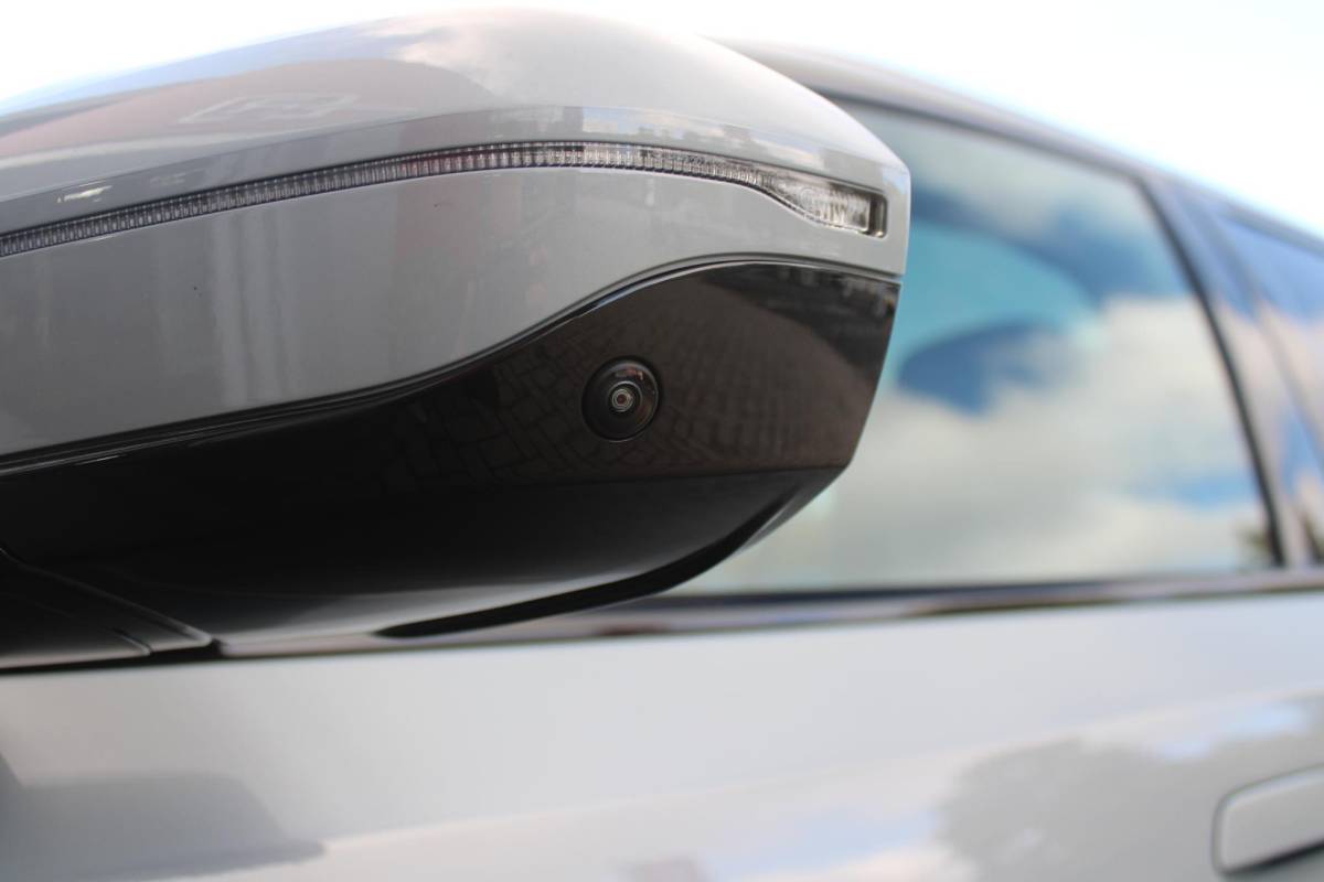 BMW 5 Serie BMW 5-serie Touring 520i M-SPORT | PANORAMA DAK | TREKHAAK ELEKTRISCH WEGKLAPBAAR | HARMAN KARDON AUDIO SYSTEM | SHADOW LINE PAKKET | ELEKTRISCH VERSTELBARE VOORSTOELEN MET GEHEUGENFUNCTIE | STOEL VENTILATIE VOOR | STOEL VERWARMING VOOR + ACHTER | 360° CAMERA | DRAADLOZE TELEFOONLADER | STAND VERWARMING | LEDEREN BEKLEDING “VEGANZA ZWART” | WARMTEWEREND GLAS | SPORT CHASSIS “M-TECHNIC” | INNOVATIE PAKKET: (HEAD UP DISPLAY/LIVE NAVIGATIE/INTERIEUR CAMERA/PARKEERSENSOREN VOOR+ACHTER/CONNECTED SERVICES) | DRAADLOZE APPLE CARPLAY/ANDROID AUTO | TRAVEL PAKKET (ELEKTRISCH BEDIENBARE ACHTERKLEP/COMFORT ACCESS/TOEGANG VIA SMARTPHONE) | DODEHOEK DETECTIE | ELEKTRISCH BEDIENBAAR STUURKOLOM |